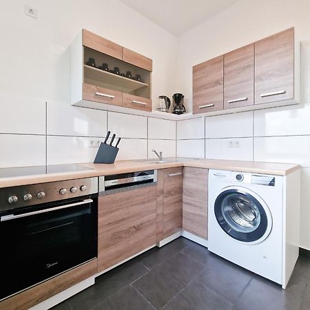 Raj Living - 1 Or 4 Room Apartments - 15 Min To Messe Dus - 10 Min Old Town Dus Дюссельдорф Экстерьер фото