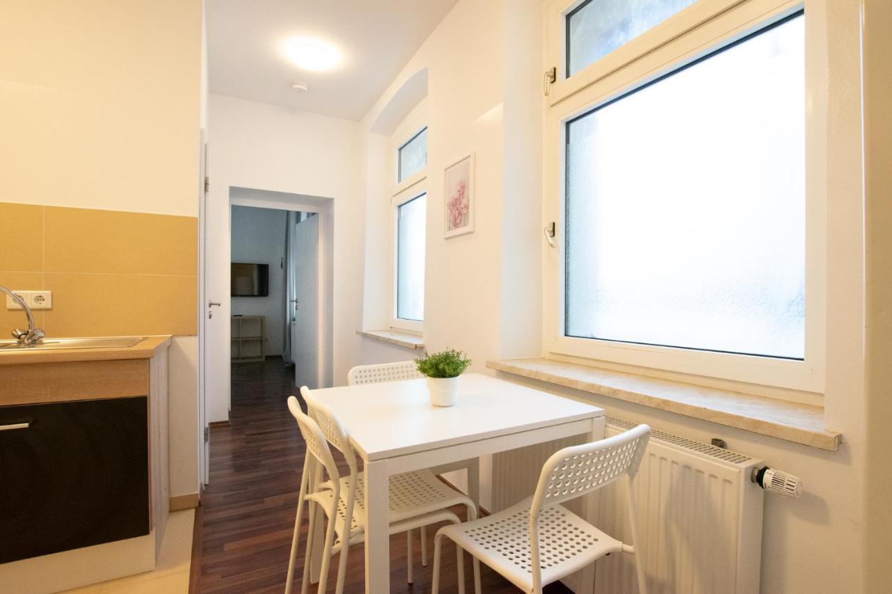 Raj Living - 1 Or 4 Room Apartments - 15 Min To Messe Dus - 10 Min Old Town Dus Дюссельдорф Экстерьер фото
